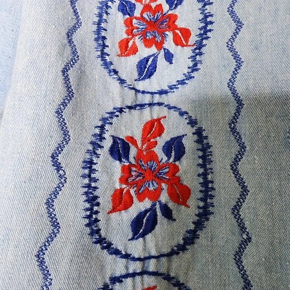Vintage DORDADOS AZTECA Embroidered Denim Button Down Top 38 - Picture 5 of 6